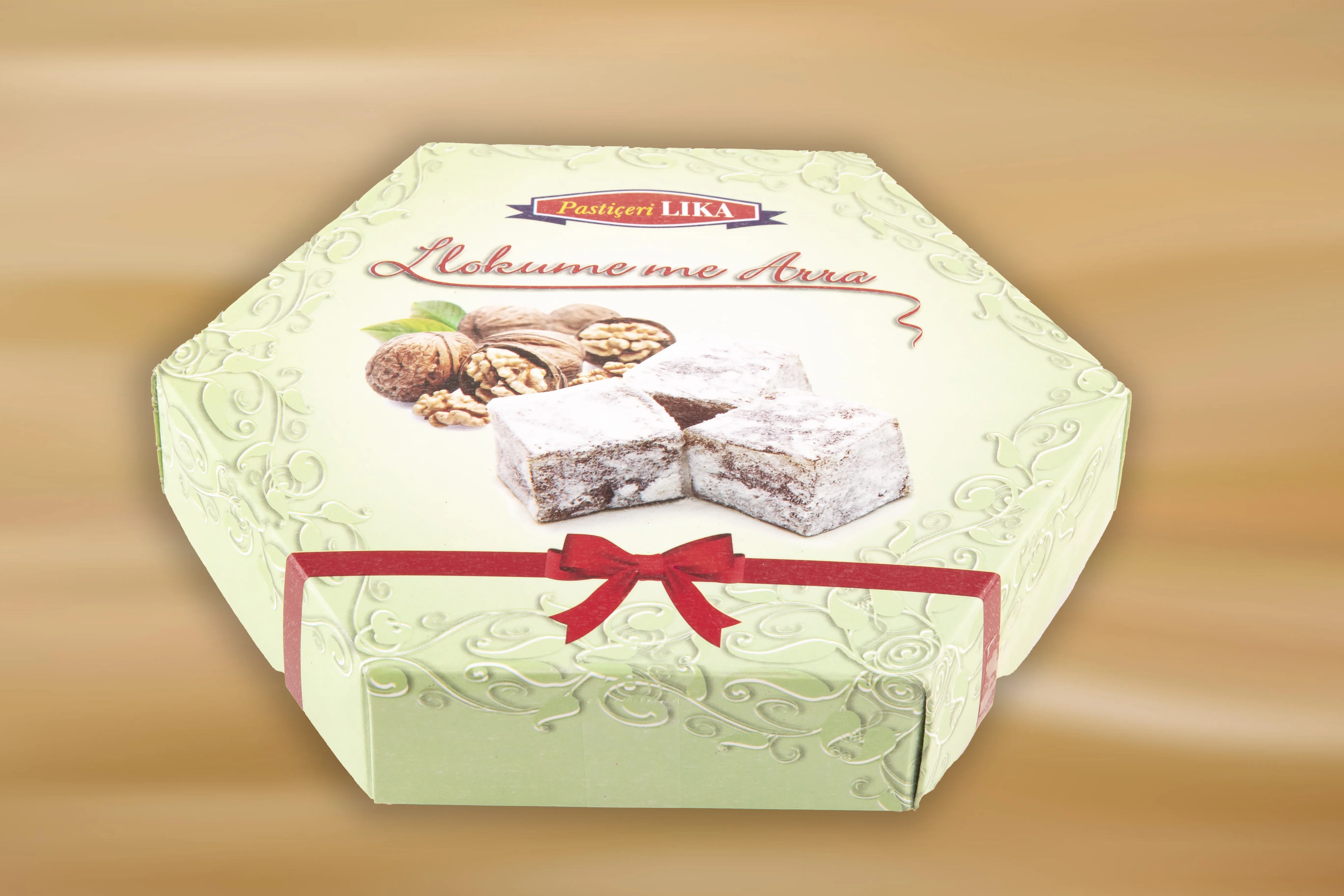 Llokume gjashtëkëndore me arra