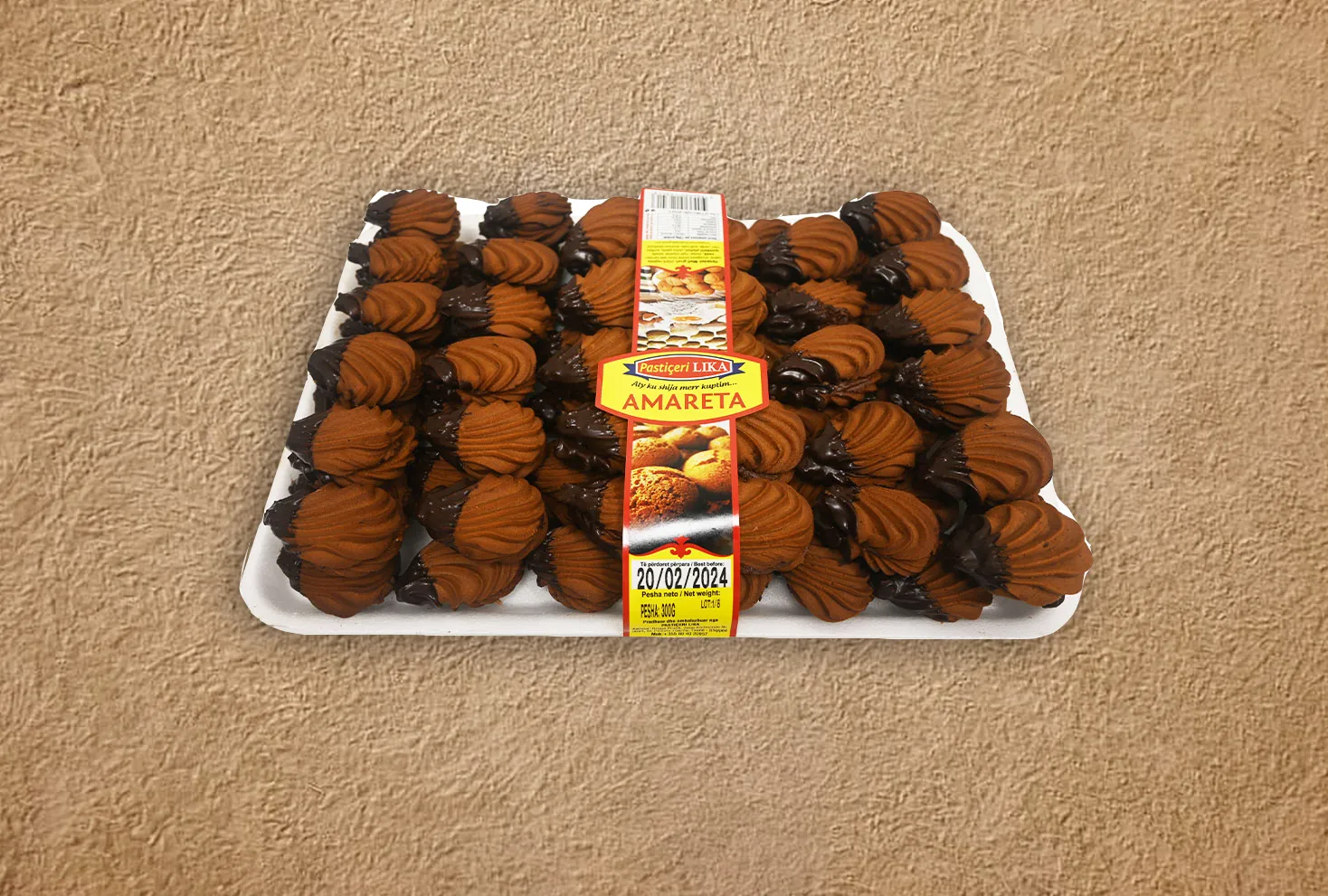 Shell-Shaped Amaretti with Chocolate